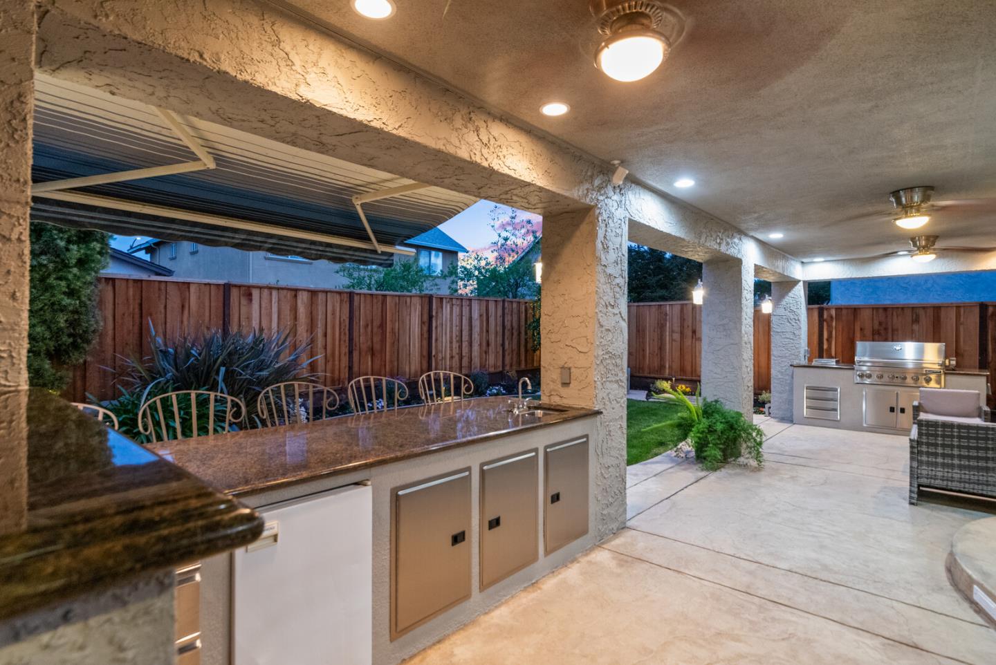 Detail Gallery Image 8 of 65 For 4132 Crescendo Ave, San Jose,  CA 95136 - 4 Beds | 2/1 Baths