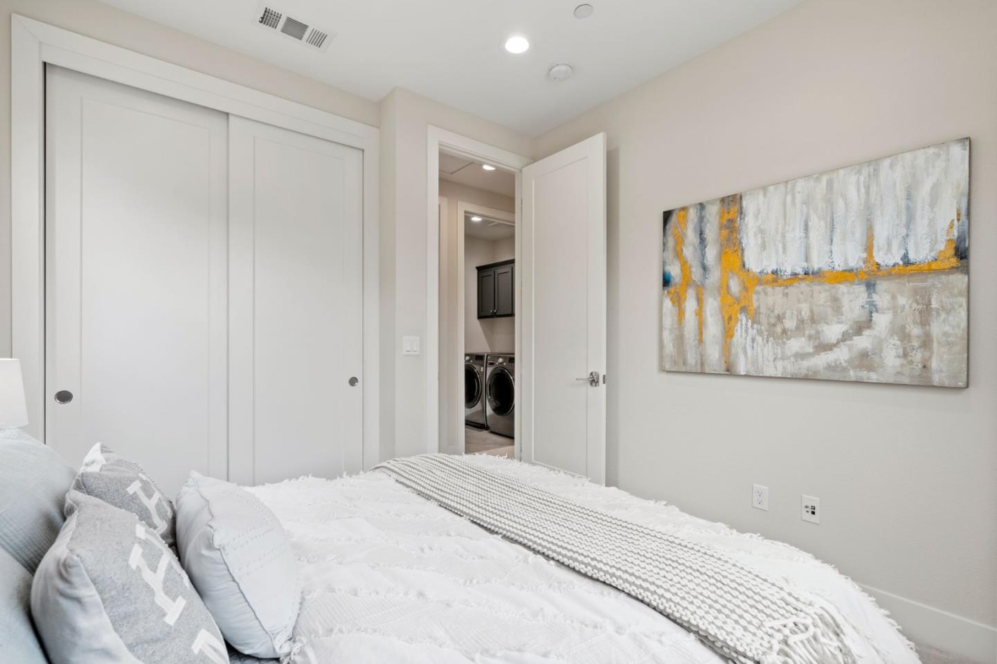 Detail Gallery Image 18 of 41 For 192 Melia Loop, Mountain View,  CA 94043 - 4 Beds | 2/1 Baths