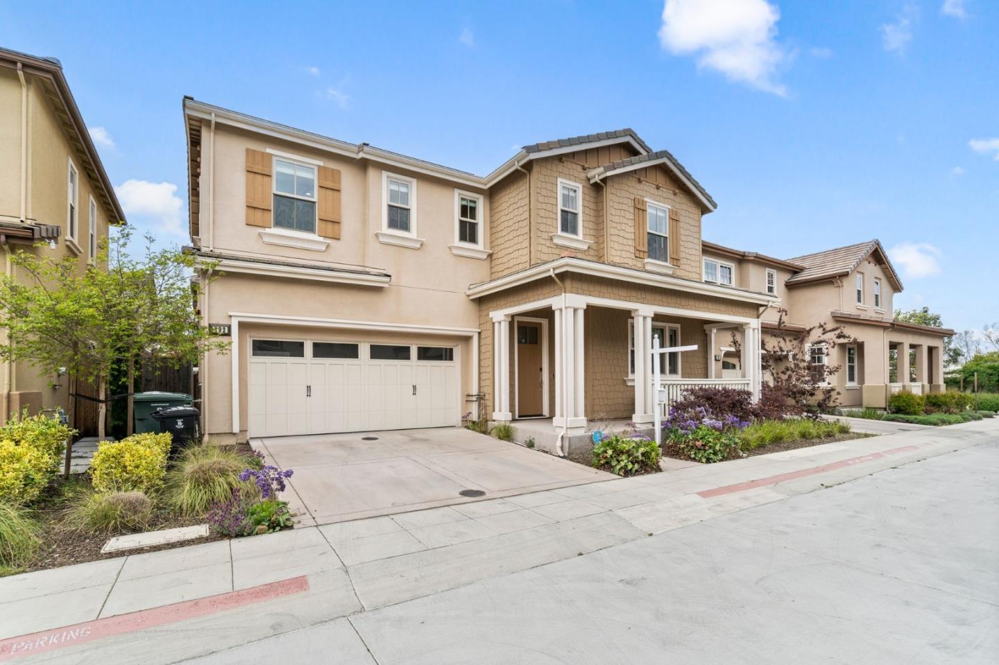 Detail Gallery Image 2 of 41 For 192 Melia Loop, Mountain View,  CA 94043 - 4 Beds | 2/1 Baths