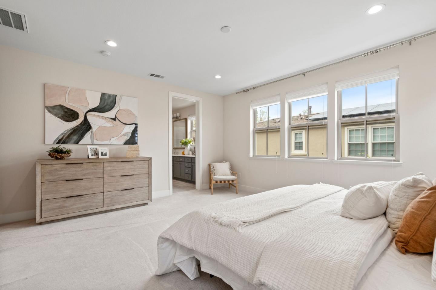 Detail Gallery Image 21 of 41 For 192 Melia Loop, Mountain View,  CA 94043 - 4 Beds | 2/1 Baths