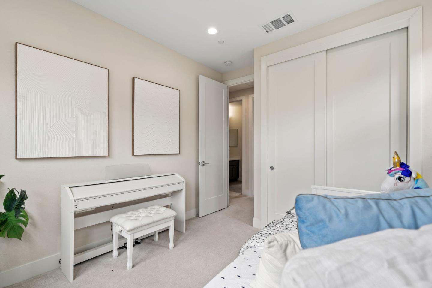 Detail Gallery Image 26 of 41 For 192 Melia Loop, Mountain View,  CA 94043 - 4 Beds | 2/1 Baths