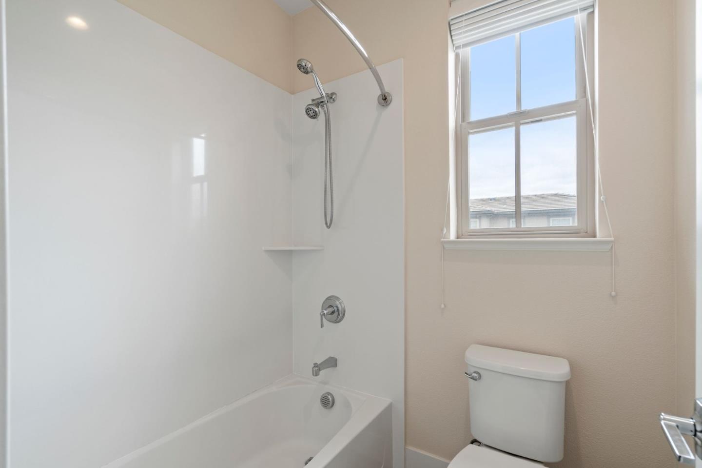 Detail Gallery Image 34 of 41 For 192 Melia Loop, Mountain View,  CA 94043 - 4 Beds | 2/1 Baths