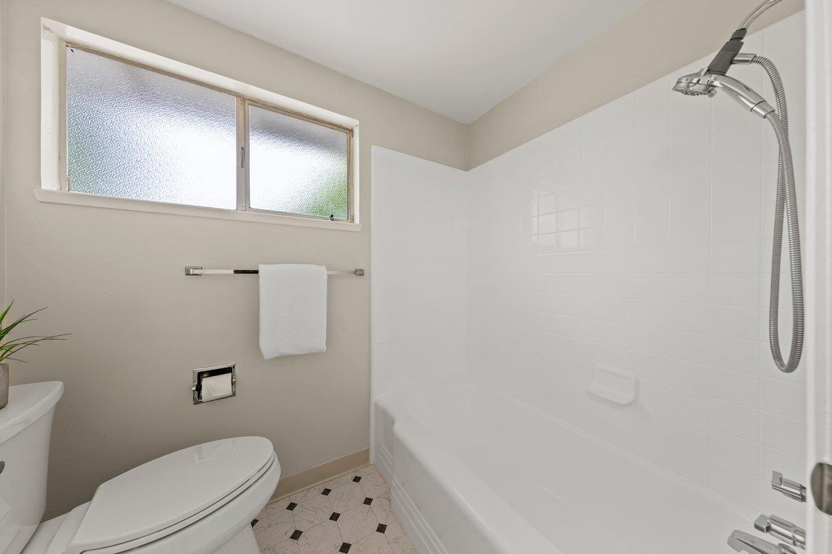 Detail Gallery Image 24 of 38 For 1160 Ashcroft Way, Sunnyvale,  CA 94087 - 3 Beds | 2 Baths