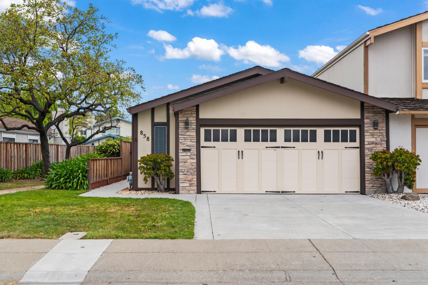 Detail Gallery Image 1 of 1 For 858 Neptune Ct, San Mateo,  CA 94404 - 2 Beds | 2 Baths