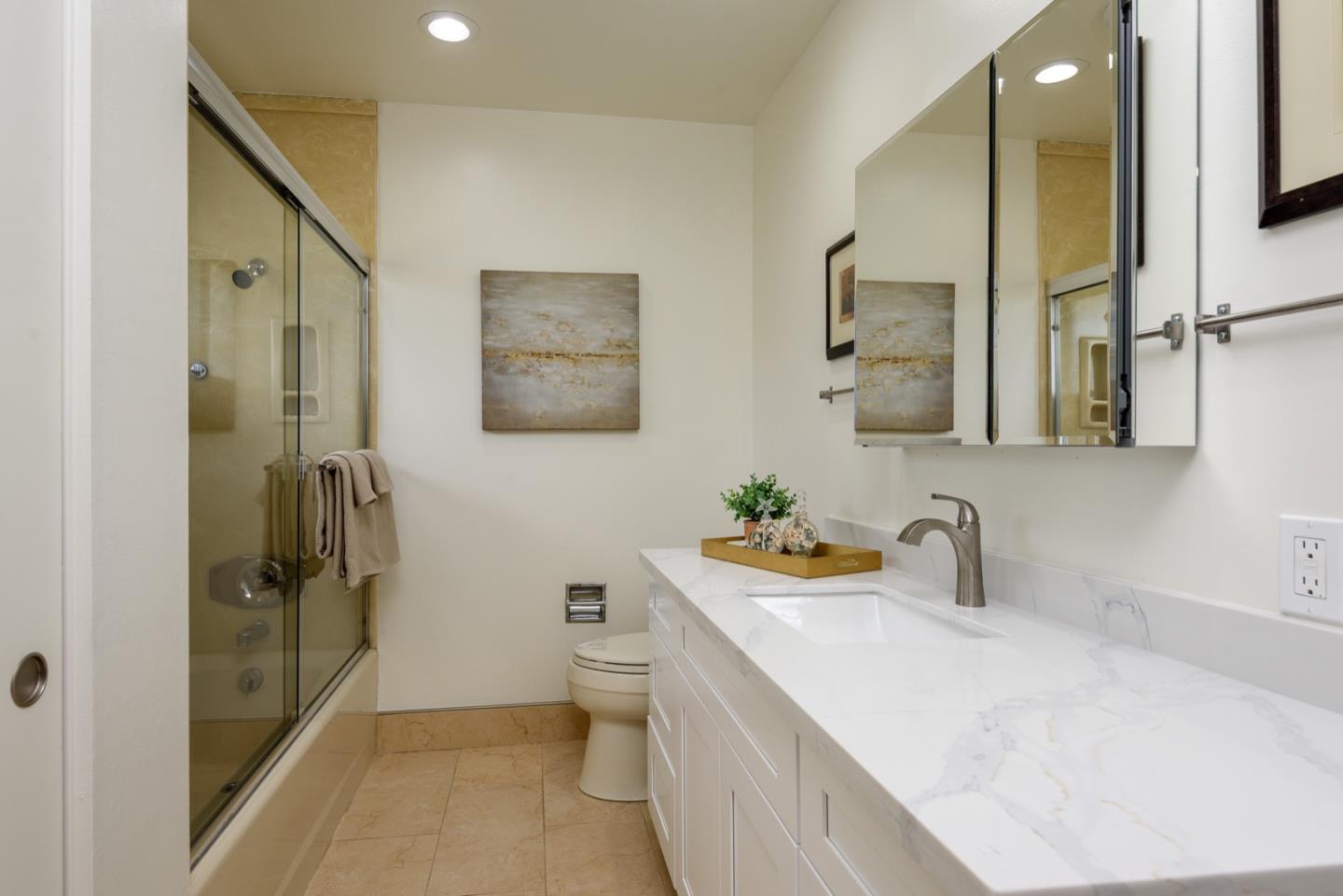 Detail Gallery Image 11 of 22 For 1824 Chula Vista Dr, Belmont,  CA 94002 - 3 Beds | 2 Baths
