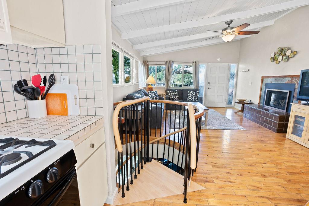 Detail Gallery Image 10 of 21 For 206 Claus Ct, Aptos,  CA 95003 - 2 Beds | 2 Baths