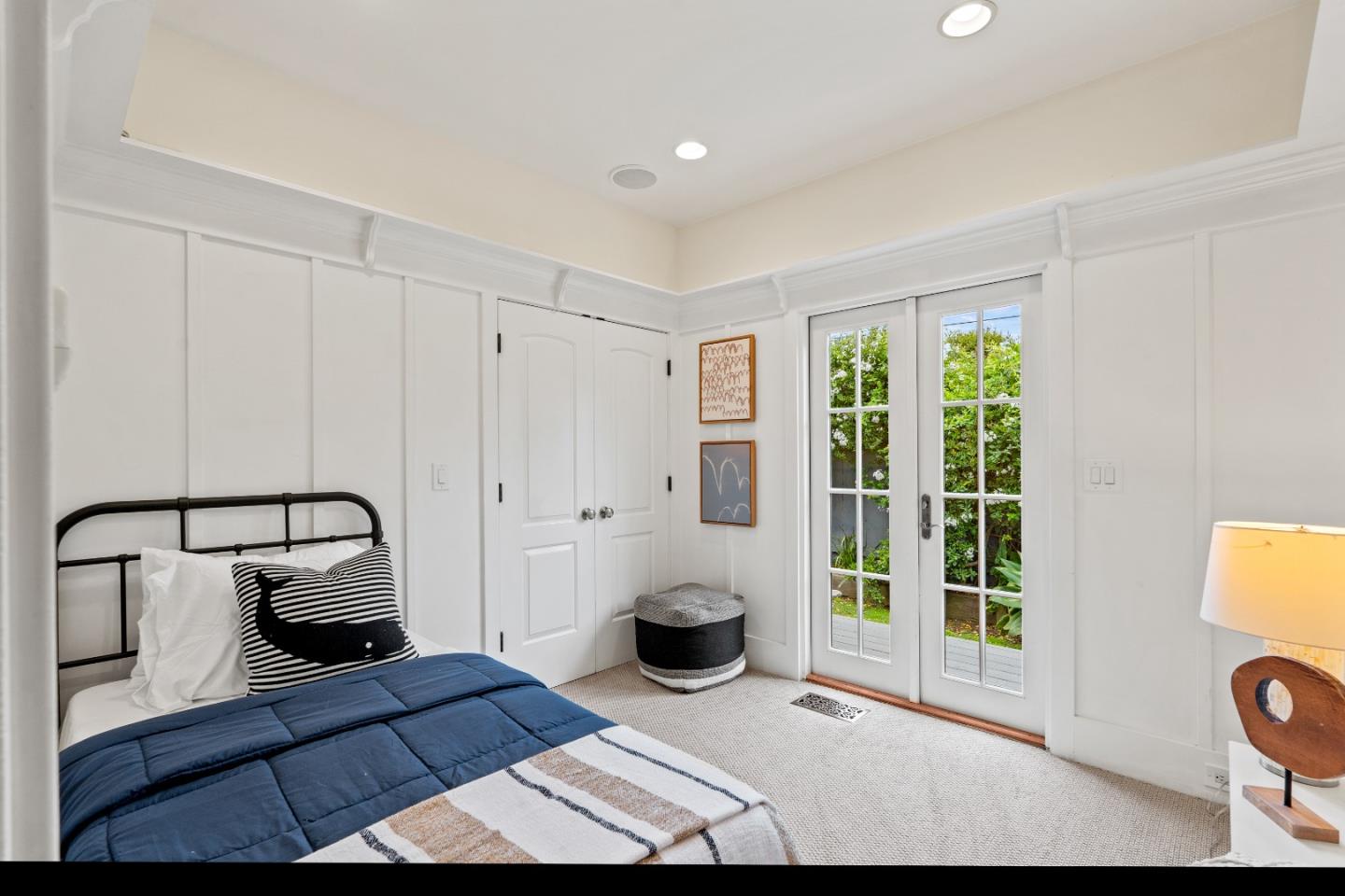 Detail Gallery Image 10 of 22 For 416 Willow St, Pacific Grove,  CA 93950 - 5 Beds | 2 Baths