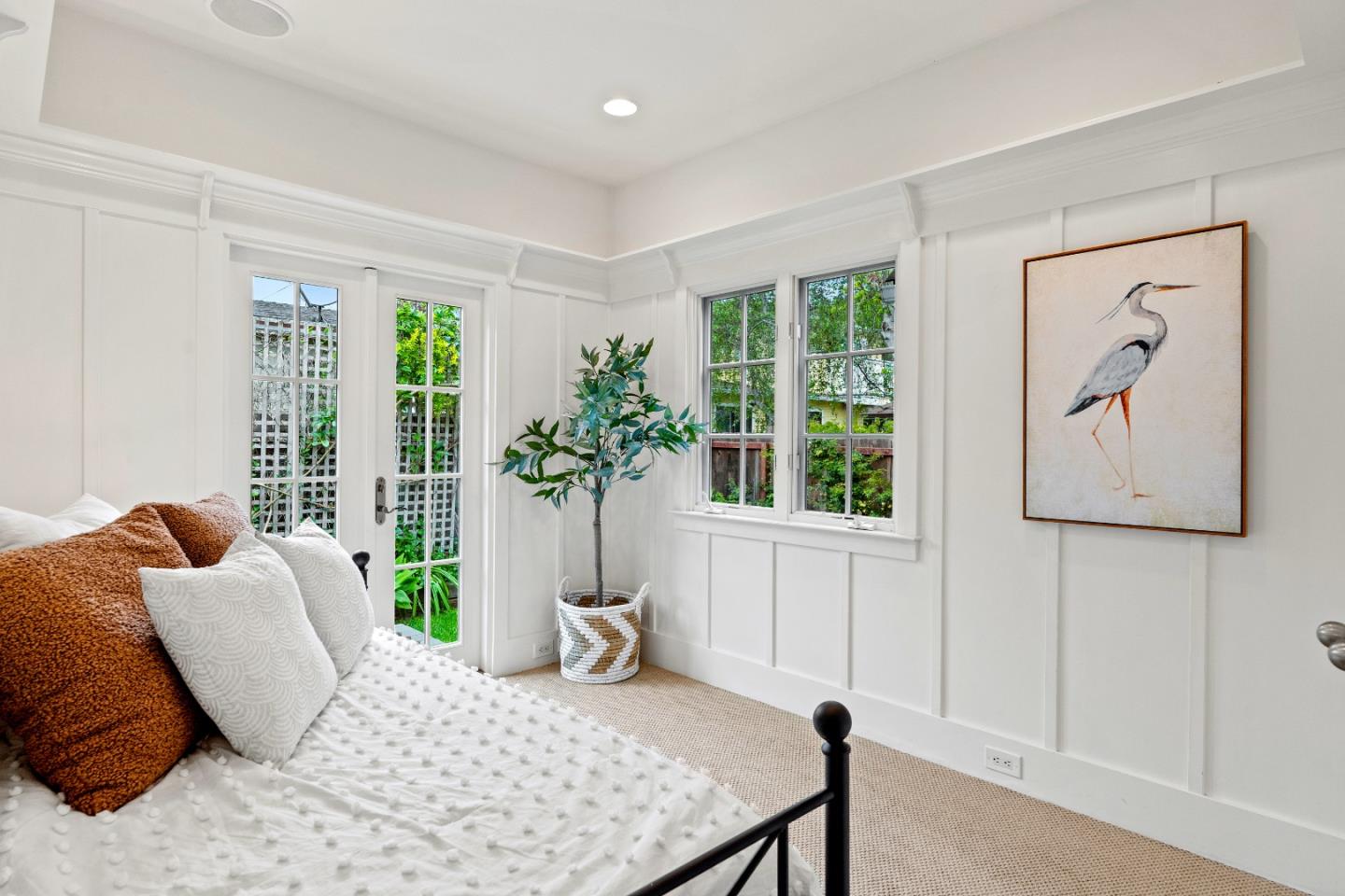 Detail Gallery Image 12 of 22 For 416 Willow St, Pacific Grove,  CA 93950 - 5 Beds | 2 Baths