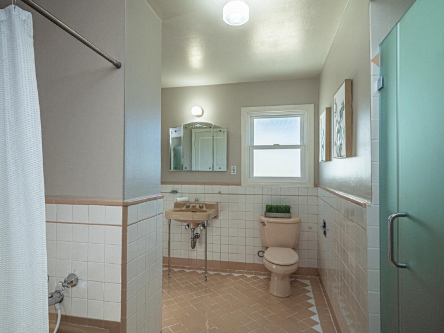 Detail Gallery Image 14 of 28 For 276 37th Ave, San Mateo,  CA 94403 - 3 Beds | 2/1 Baths