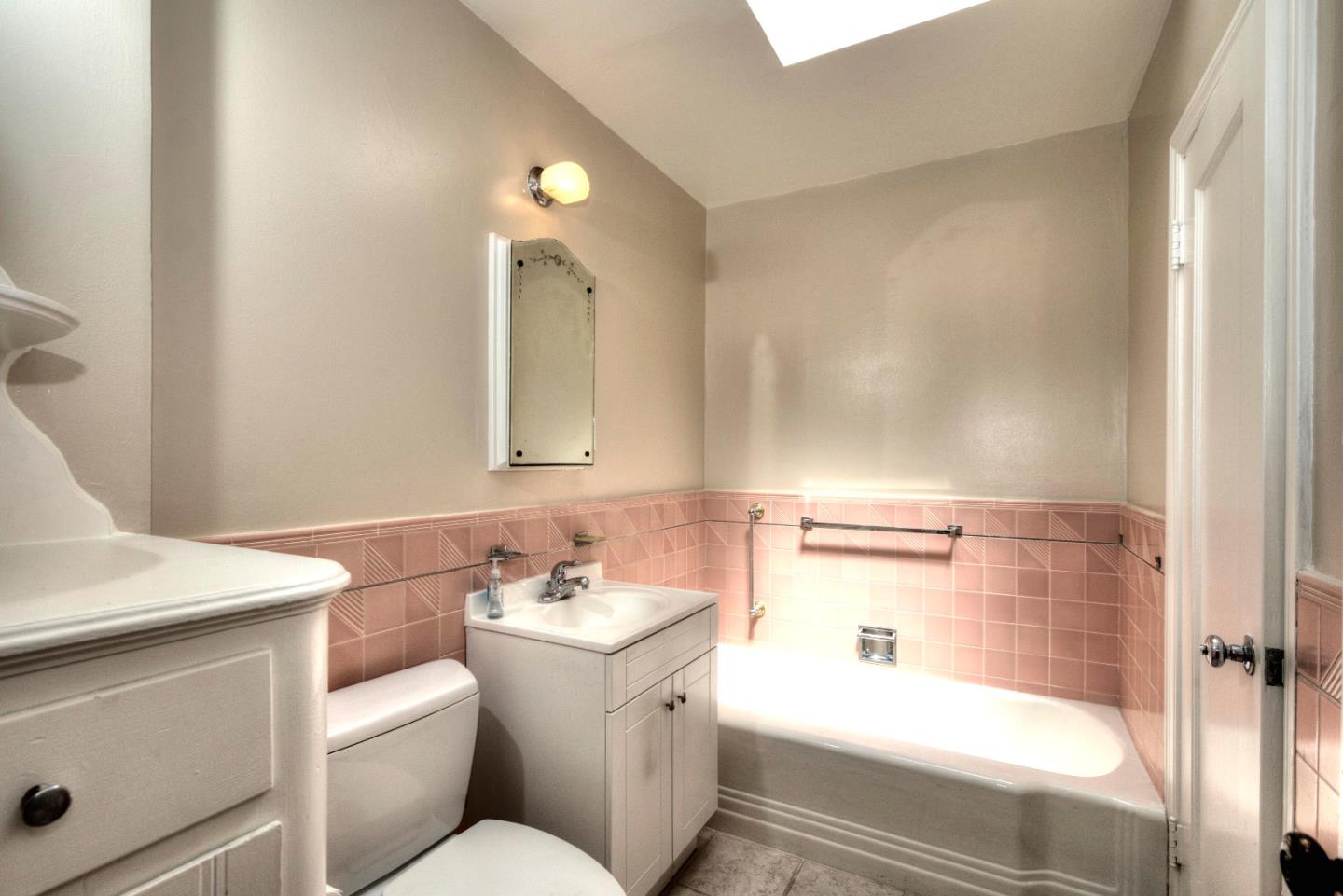 Detail Gallery Image 17 of 30 For 2266 35th Ave, San Francisco,  CA 94116 - 2 Beds | 1 Baths