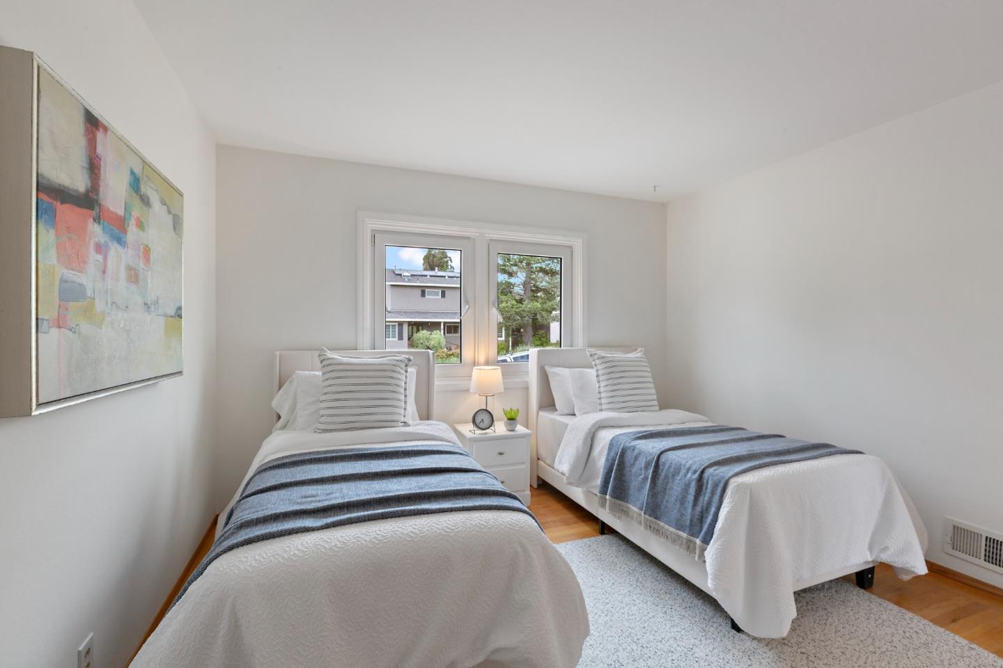 Detail Gallery Image 27 of 52 For 971 Edgecliff Way, Redwood City,  CA 94061 - 3 Beds | 2/1 Baths
