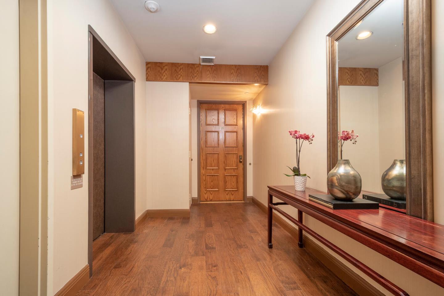 Detail Gallery Image 3 of 29 For 20 W 3rd Ave #302,  San Mateo,  CA 94402 - 2 Beds | 2 Baths