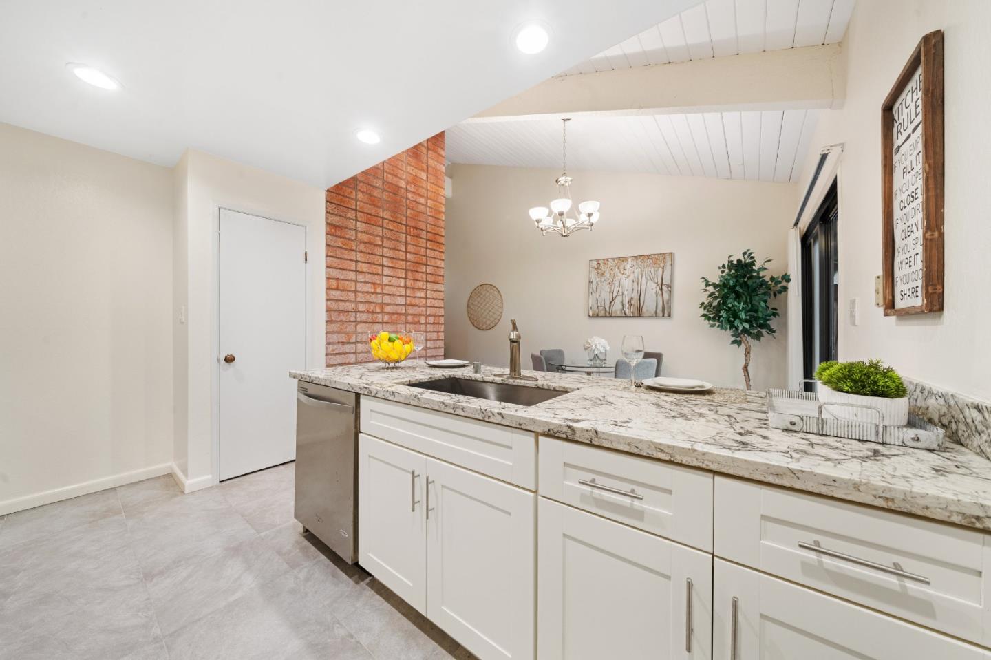 Detail Gallery Image 16 of 30 For 124 Brahms Way, Sunnyvale,  CA 94087 - 3 Beds | 2 Baths