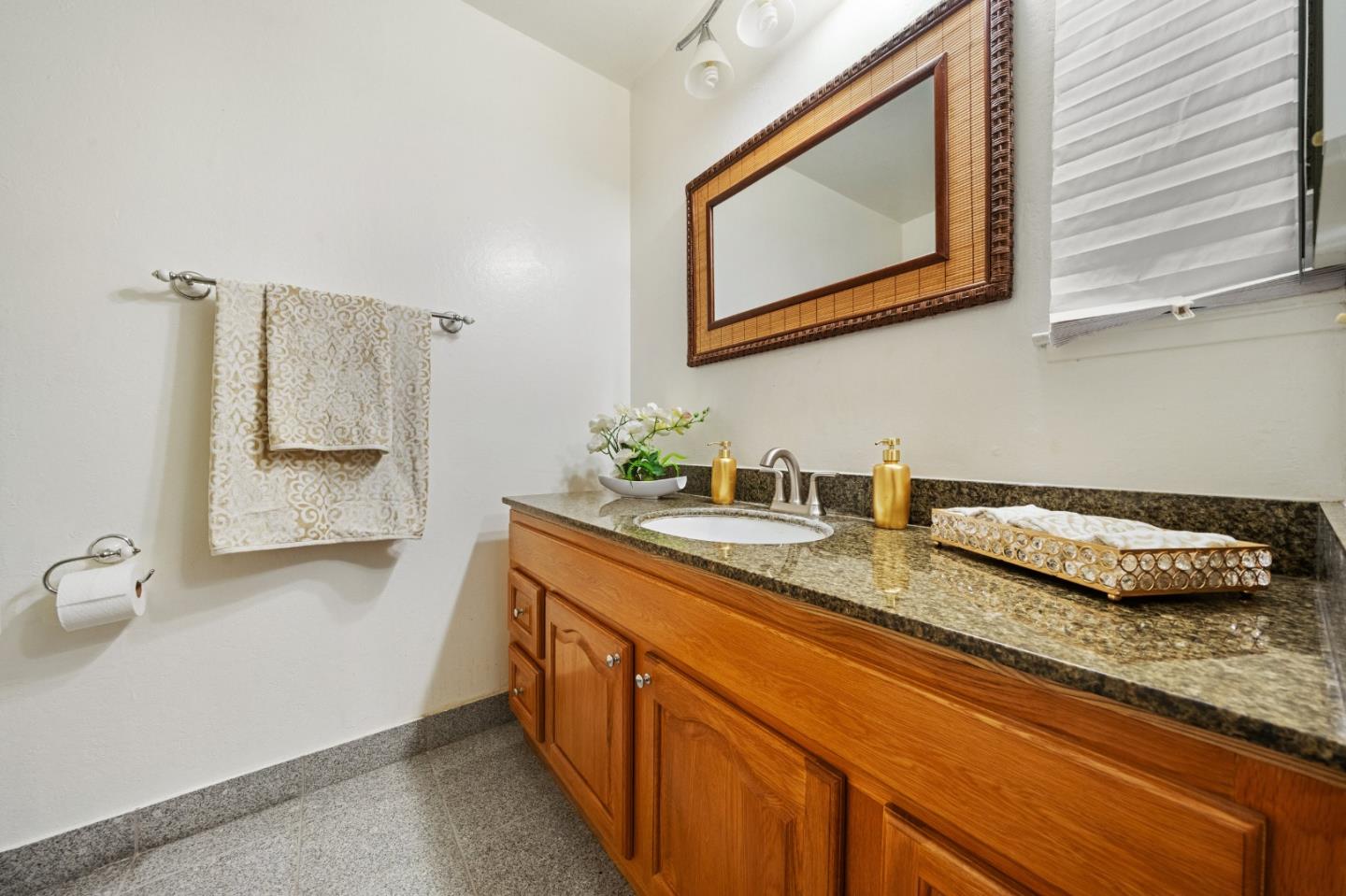 Detail Gallery Image 22 of 30 For 124 Brahms Way, Sunnyvale,  CA 94087 - 3 Beds | 2 Baths