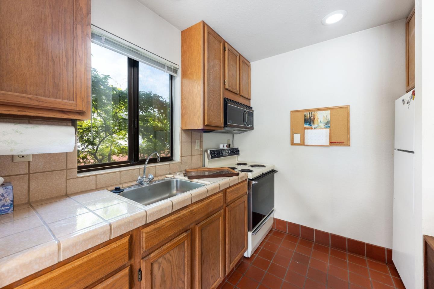 Detail Gallery Image 40 of 65 For 523 Lomita Ave, Millbrae,  CA 94030 - 3 Beds | 2/1 Baths