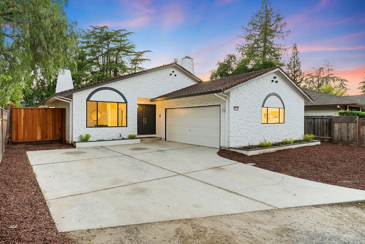 Photo of 14121 Saratoga Sunnyvale Rd in Saratoga, CA