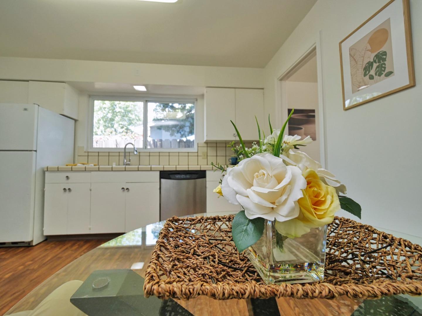 Detail Gallery Image 34 of 116 For 1572 Spring St, Mountain View,  CA 94043 - 3 Beds | 2 Baths