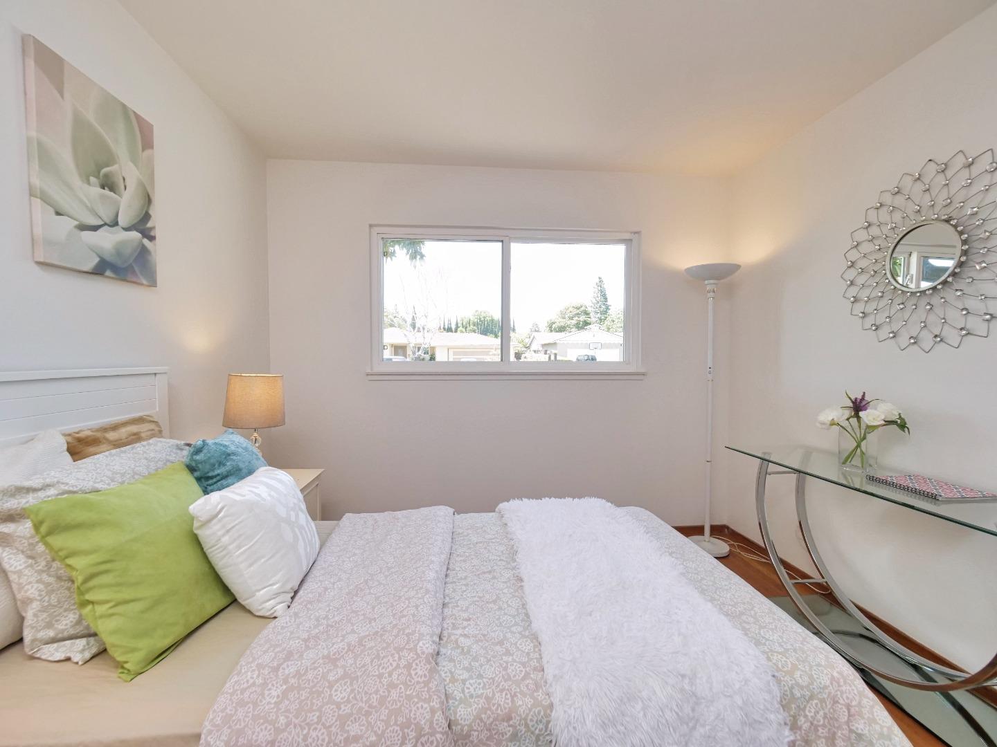 Detail Gallery Image 51 of 116 For 1572 Spring St, Mountain View,  CA 94043 - 3 Beds | 2 Baths