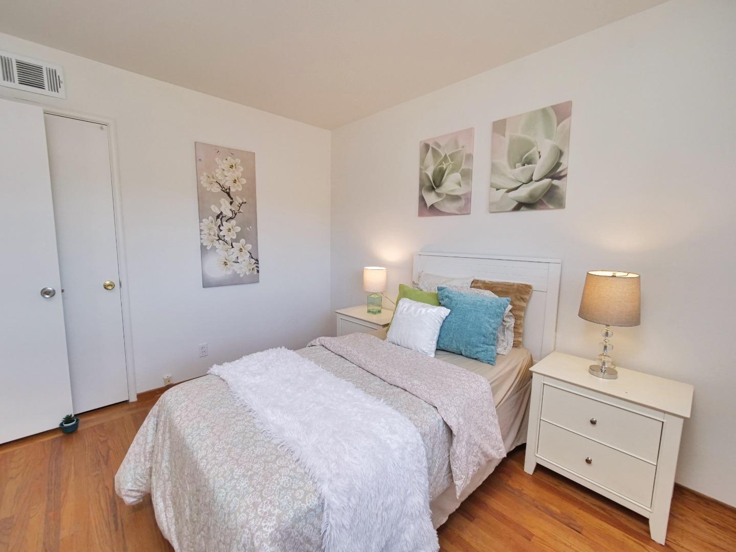 Detail Gallery Image 52 of 116 For 1572 Spring St, Mountain View,  CA 94043 - 3 Beds | 2 Baths