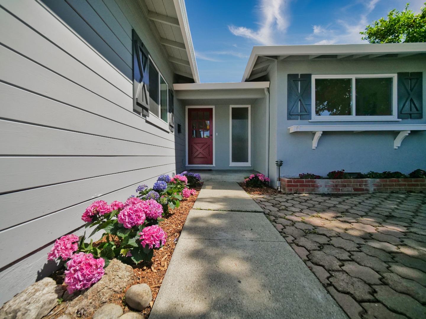 Detail Gallery Image 90 of 116 For 1572 Spring St, Mountain View,  CA 94043 - 3 Beds | 2 Baths