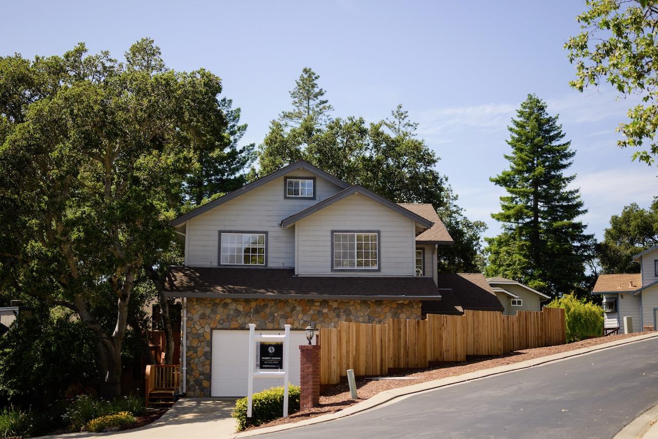 Detail Gallery Image 1 of 1 For 131 Viki Ct, Scotts Valley,  CA 95066 - 3 Beds | 2/1 Baths