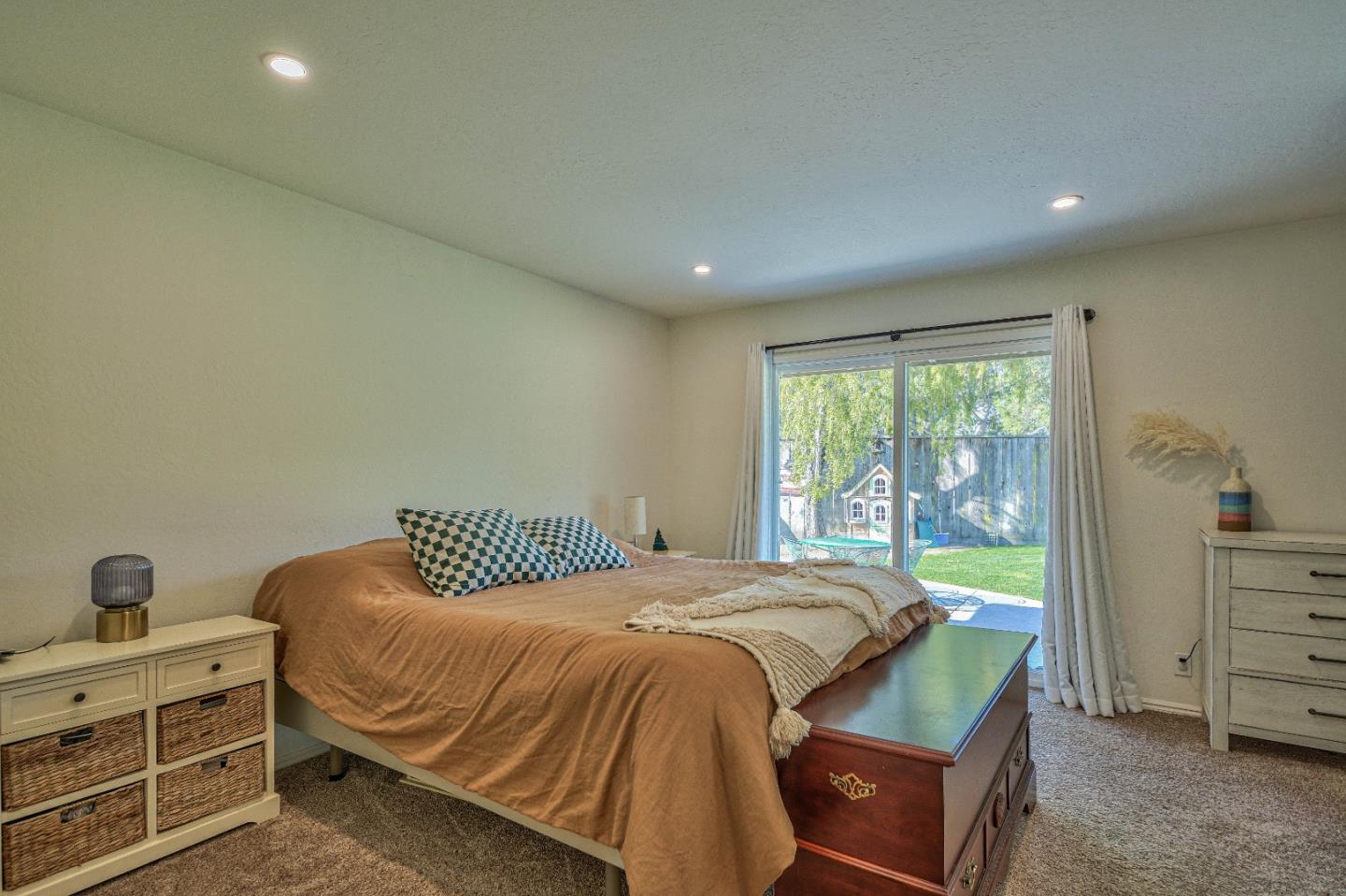 Detail Gallery Image 19 of 35 For 20260 Franciscan Cir, Salinas,  CA 93908 - 4 Beds | 2/1 Baths