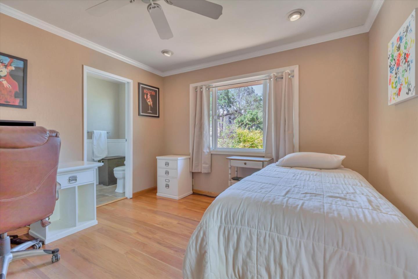 Detail Gallery Image 20 of 33 For 16590 Jackson Oaks Dr, Morgan Hill,  CA 95037 - 4 Beds | 2/1 Baths