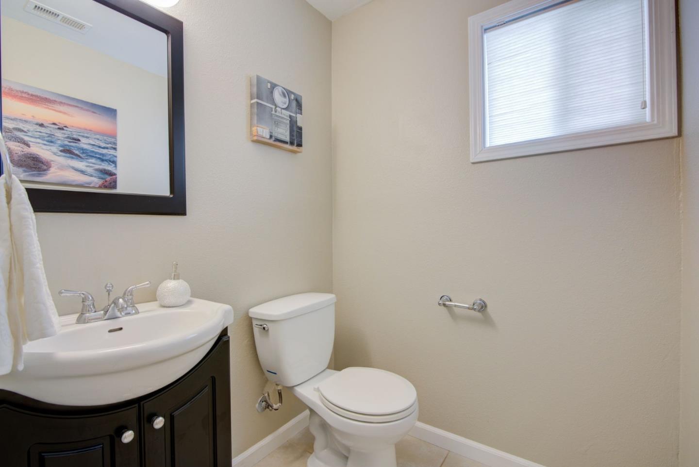 Detail Gallery Image 17 of 46 For 1037 Paloma Ave, Burlingame,  CA 94010 - 3 Beds | 2/1 Baths