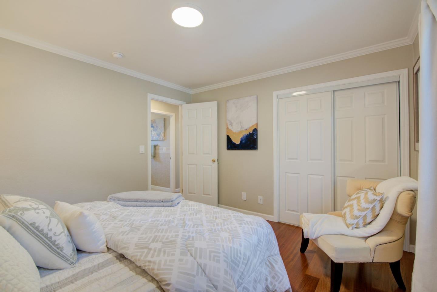 Detail Gallery Image 19 of 46 For 1037 Paloma Ave, Burlingame,  CA 94010 - 3 Beds | 2/1 Baths