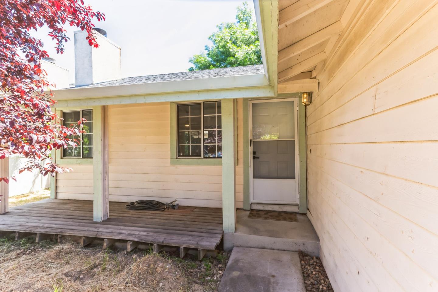 Detail Gallery Image 2 of 21 For 567 Shannon Dr, Vacaville,  CA 95688 - 3 Beds | 2 Baths