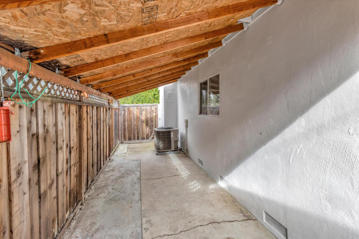 Detail Gallery Image 25 of 33 For 10241 Stonehedge Ct, San Jose,  CA 95127 - 3 Beds | 1 Baths