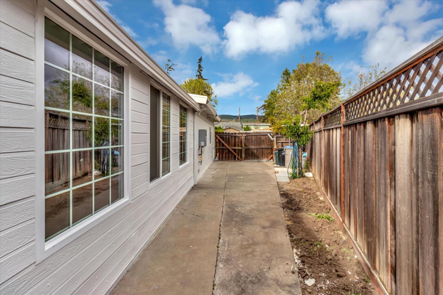 Detail Gallery Image 26 of 33 For 10241 Stonehedge Ct, San Jose,  CA 95127 - 3 Beds | 1 Baths