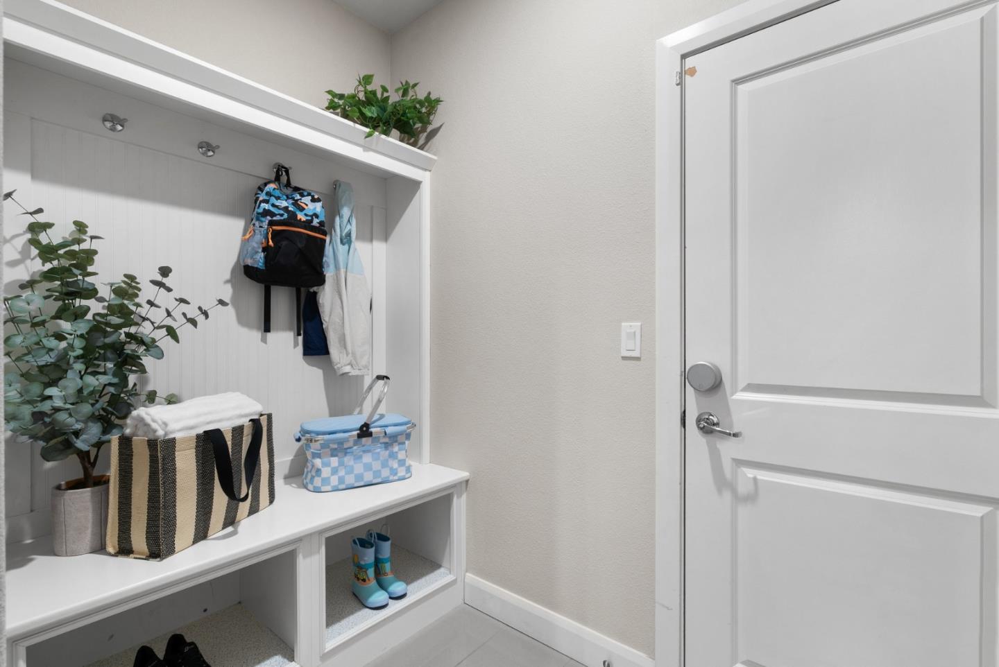 Detail Gallery Image 5 of 56 For 512 Sweet Bay Dr, Milpitas,  CA 95035 - 4 Beds | 3/1 Baths