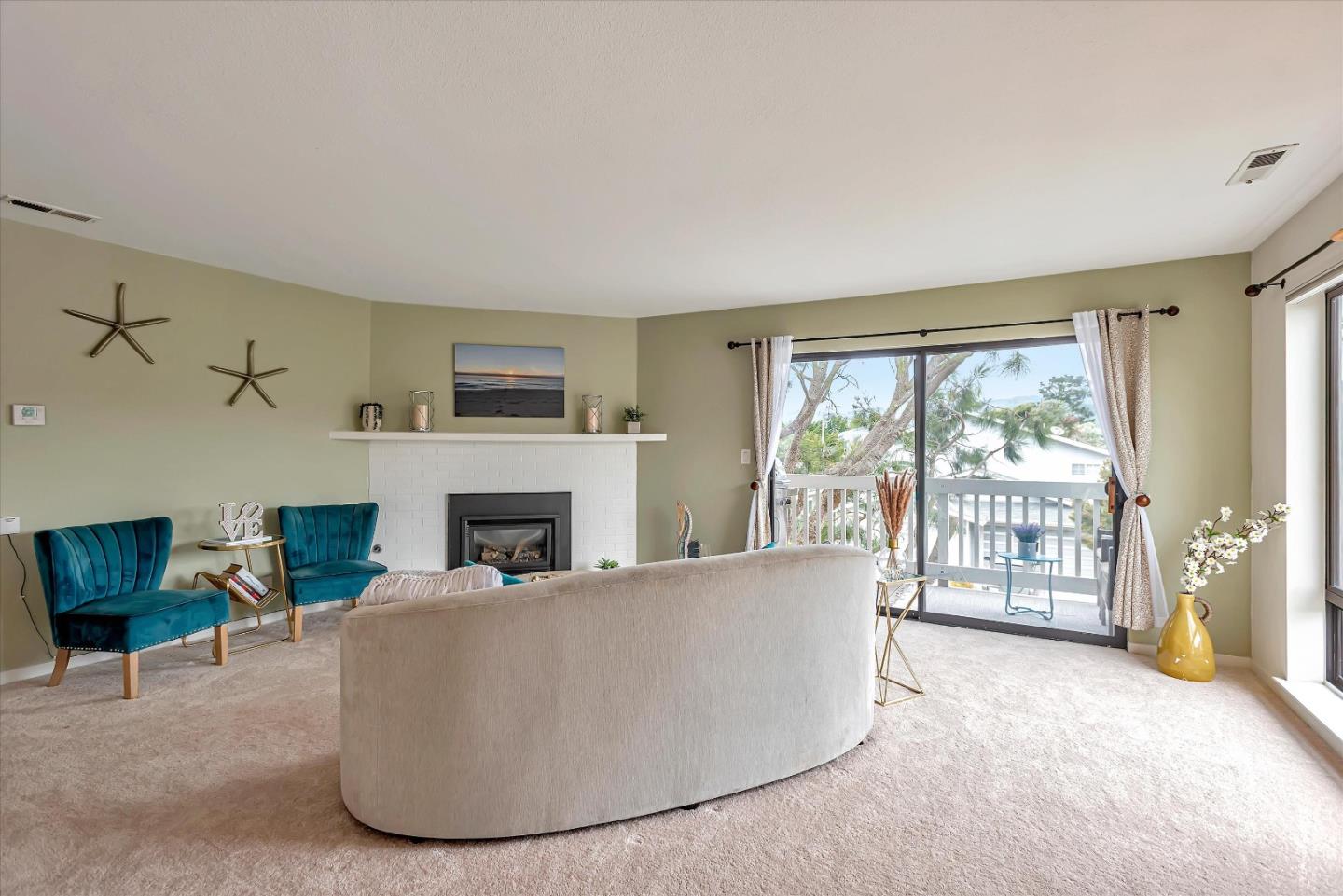 Detail Gallery Image 12 of 50 For 412 Laurel Ave #412,  Half Moon Bay,  CA 94019 - 2 Beds | 2 Baths