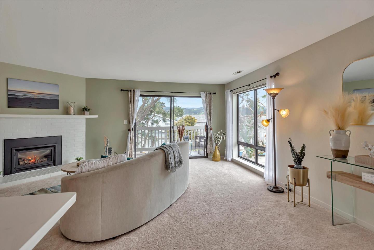 Detail Gallery Image 13 of 50 For 412 Laurel Ave #412,  Half Moon Bay,  CA 94019 - 2 Beds | 2 Baths