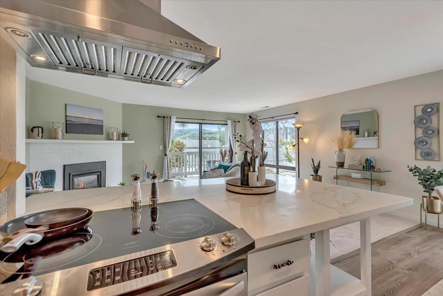 Detail Gallery Image 5 of 50 For 412 Laurel Ave #412,  Half Moon Bay,  CA 94019 - 2 Beds | 2 Baths