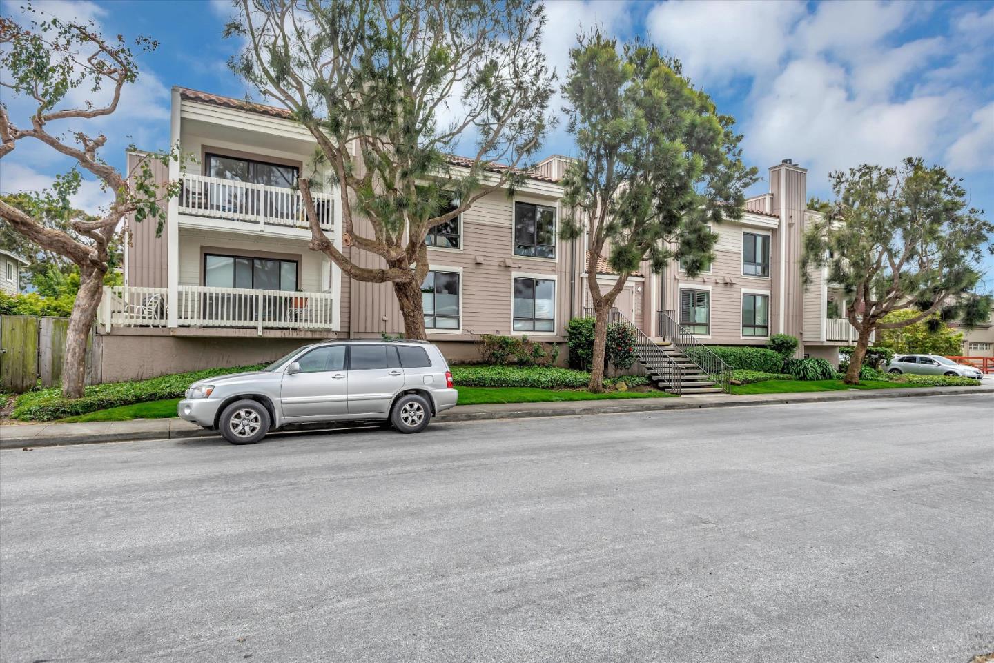 Detail Gallery Image 8 of 50 For 412 Laurel Ave #412,  Half Moon Bay,  CA 94019 - 2 Beds | 2 Baths