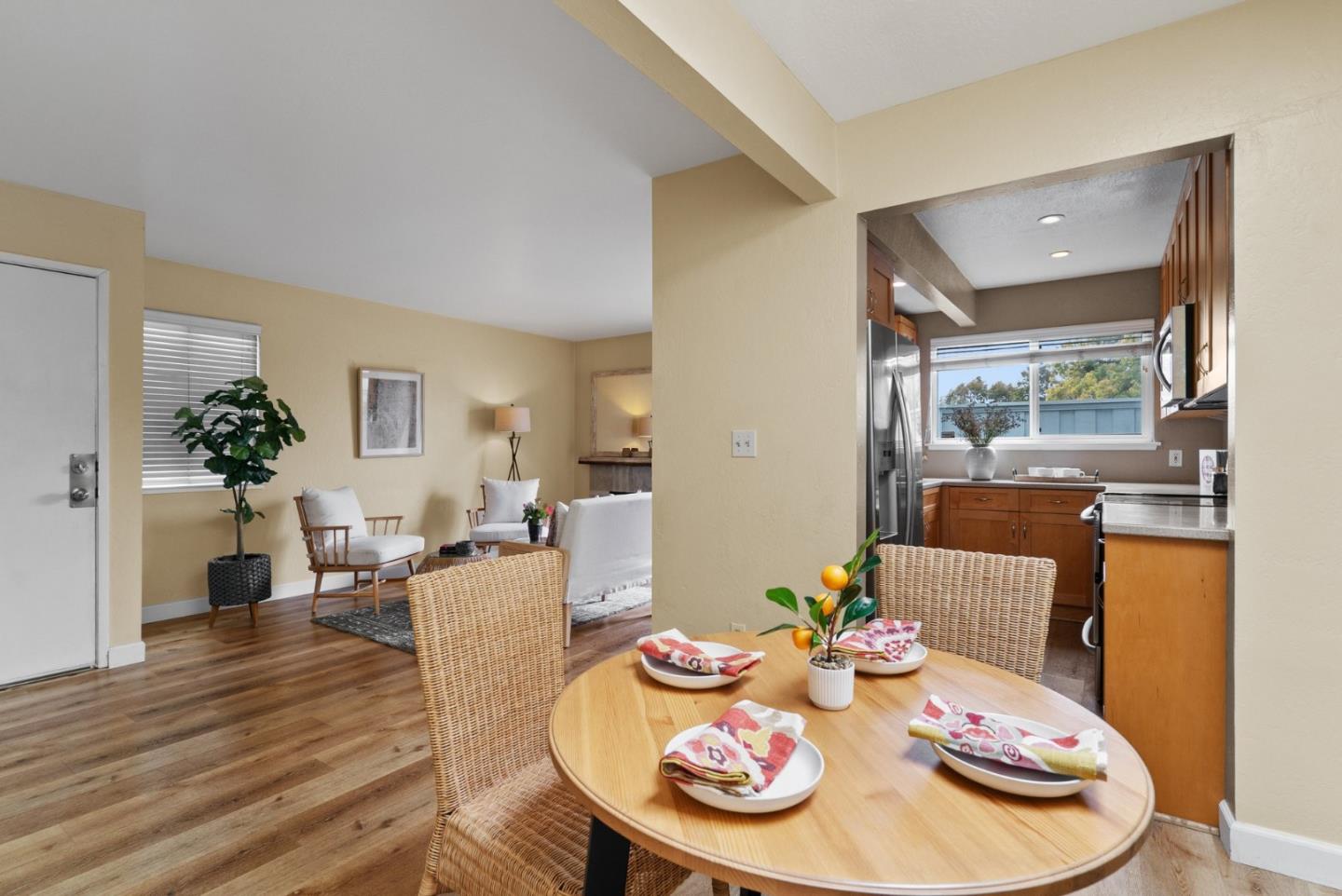 Detail Gallery Image 13 of 37 For 4201 Sea Pines Ct, Capitola,  CA 95010 - 2 Beds | 1 Baths