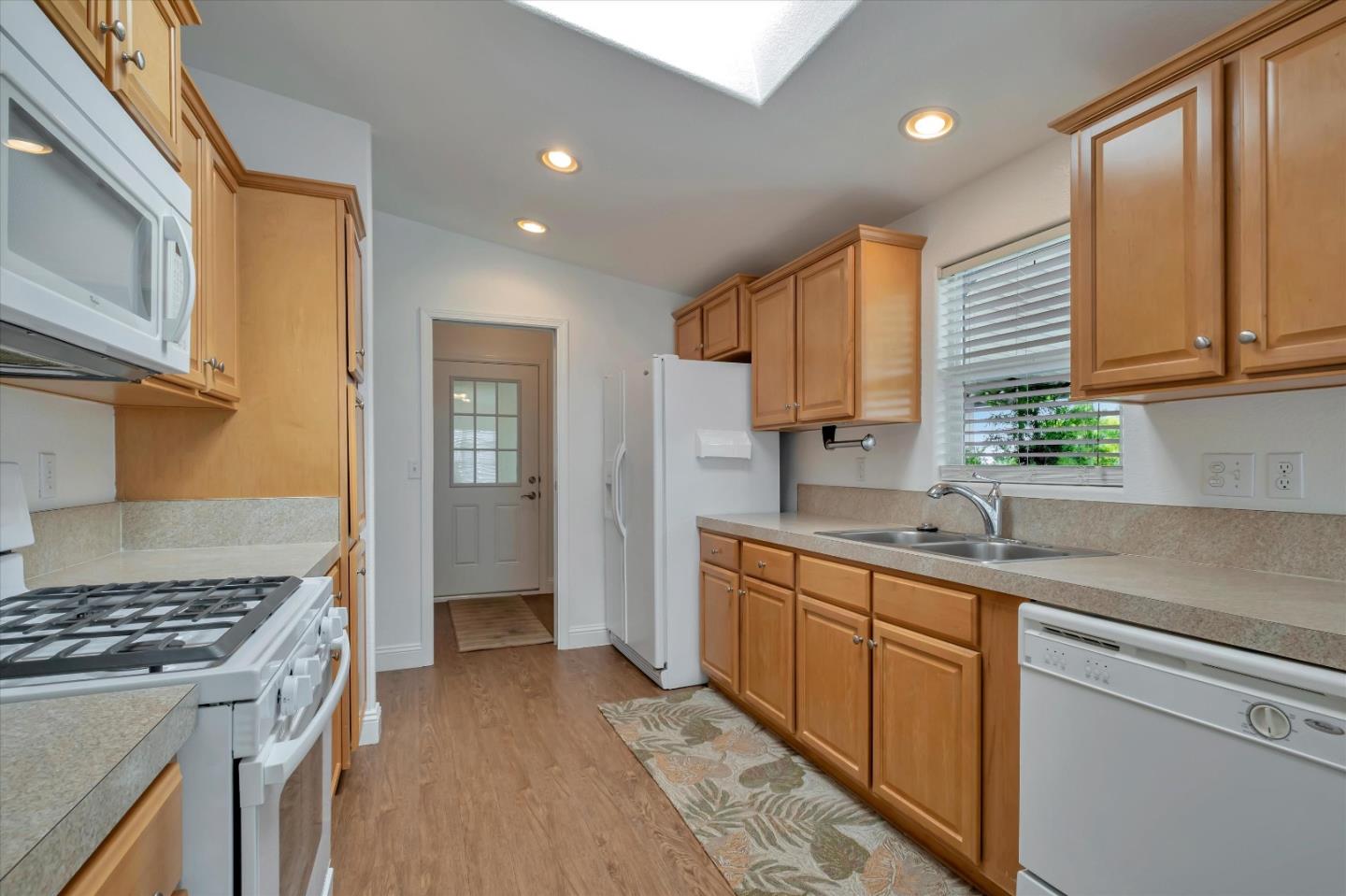 Detail Gallery Image 9 of 33 For 100 N Rodeo Gulch Rd #122,  Soquel,  CA 95073 - 3 Beds | 2 Baths
