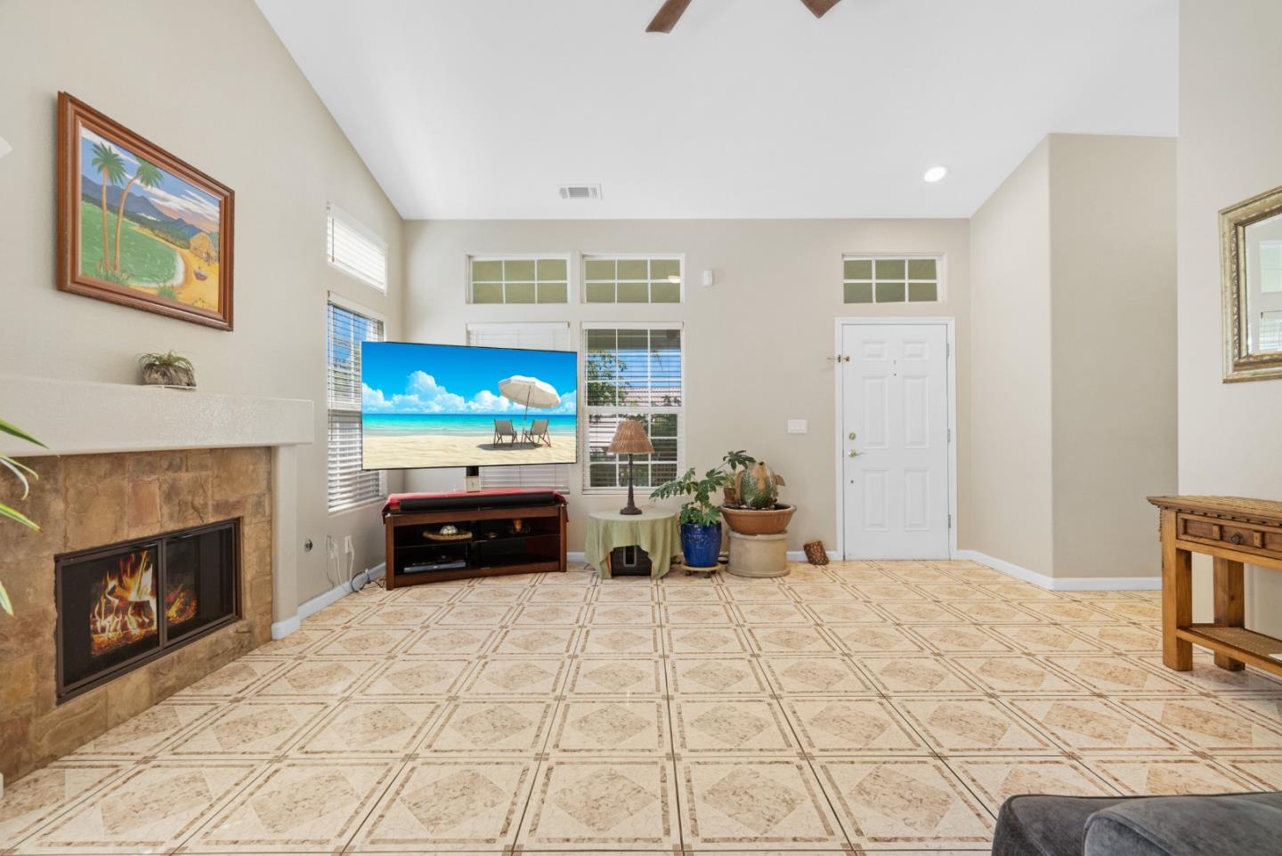 Detail Gallery Image 15 of 52 For 1131 Jacqueline Dr, Hollister,  CA 95023 - 4 Beds | 2 Baths