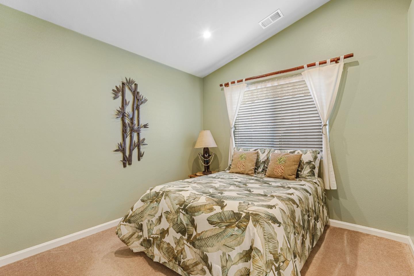 Detail Gallery Image 27 of 52 For 1131 Jacqueline Dr, Hollister,  CA 95023 - 4 Beds | 2 Baths