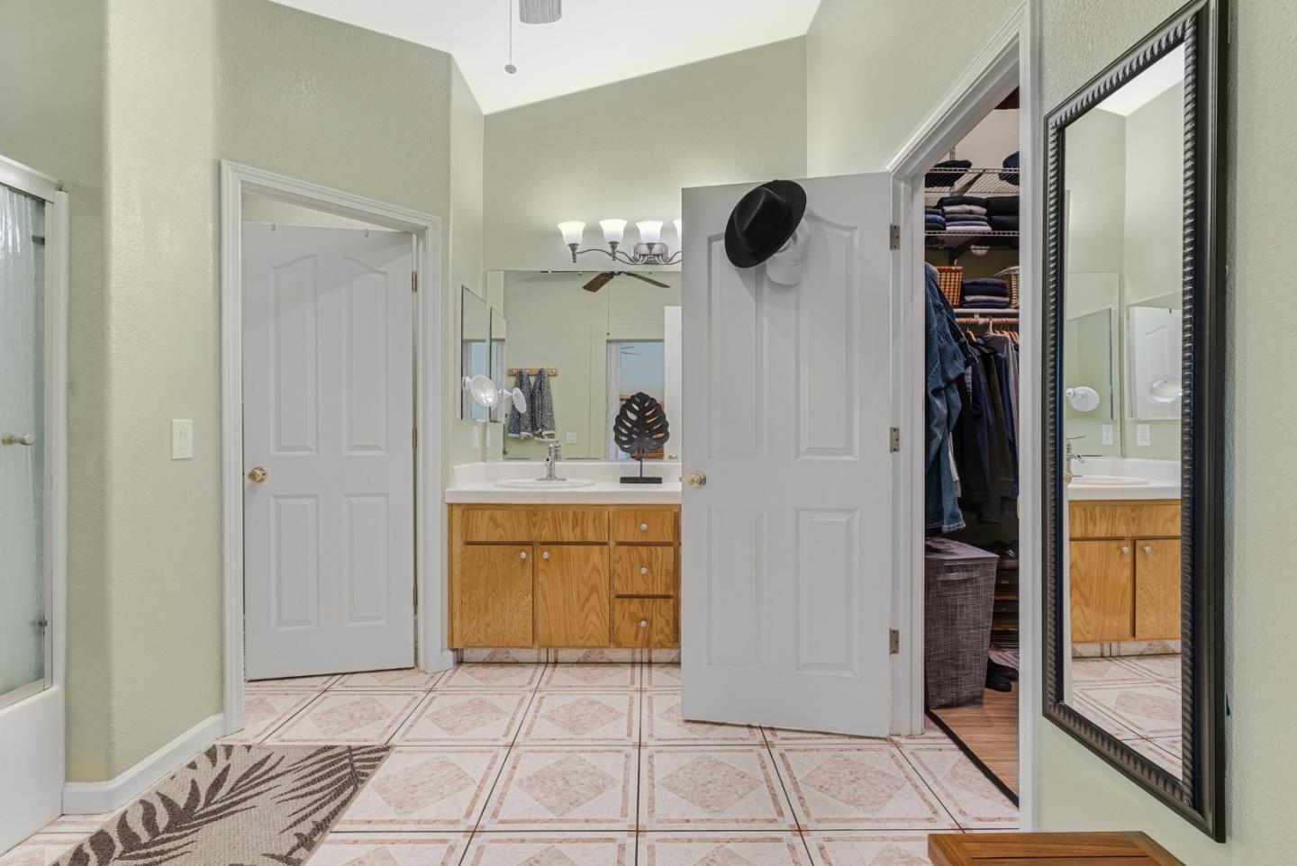 Detail Gallery Image 32 of 52 For 1131 Jacqueline Dr, Hollister,  CA 95023 - 4 Beds | 2 Baths