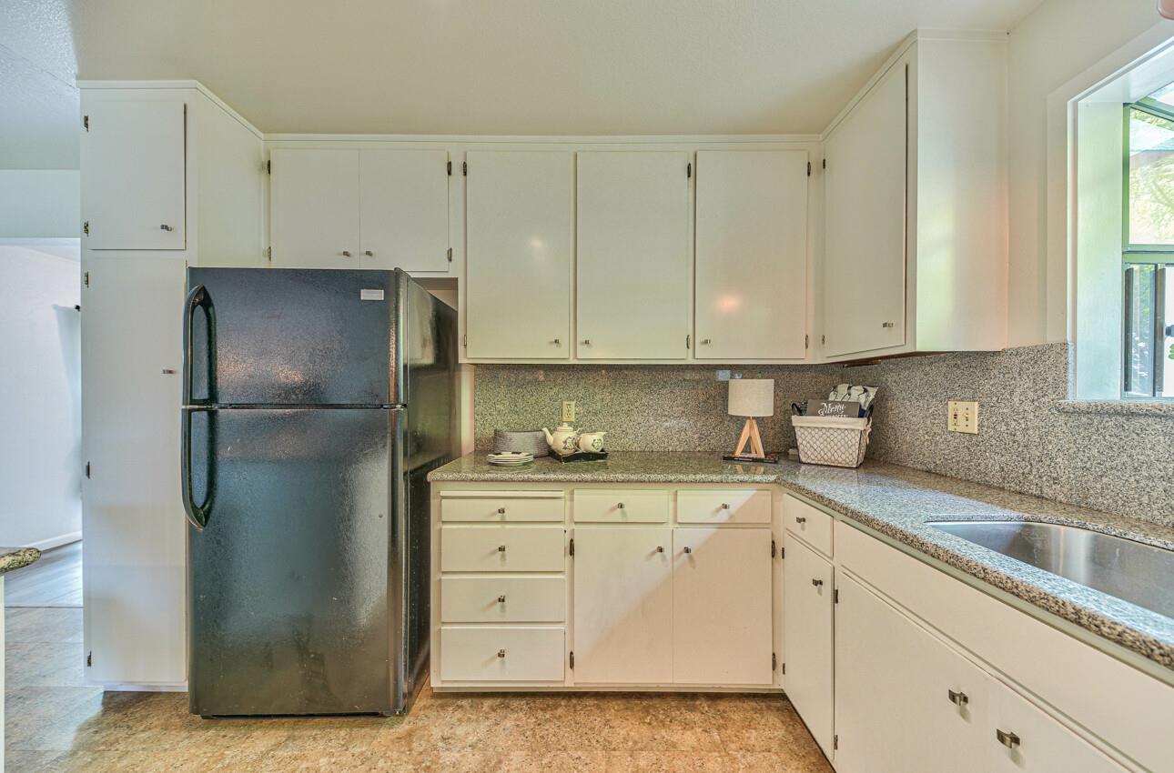 Detail Gallery Image 12 of 34 For 15 Stowe Ct, Seaside,  CA 93955 - 3 Beds | 2 Baths