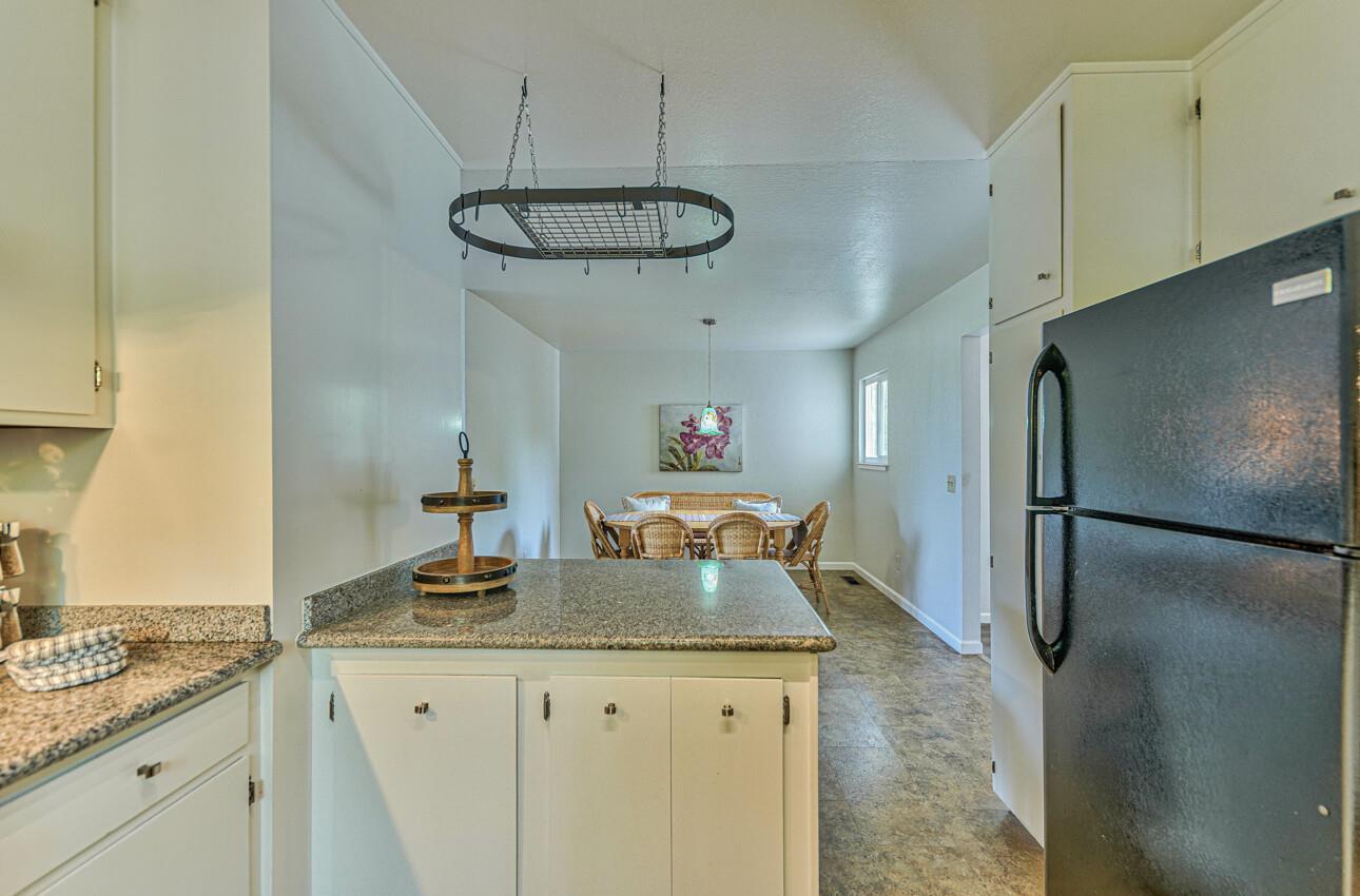 Detail Gallery Image 13 of 34 For 15 Stowe Ct, Seaside,  CA 93955 - 3 Beds | 2 Baths
