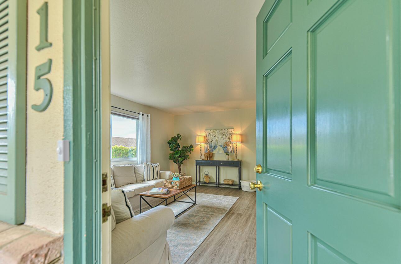 Detail Gallery Image 4 of 34 For 15 Stowe Ct, Seaside,  CA 93955 - 3 Beds | 2 Baths