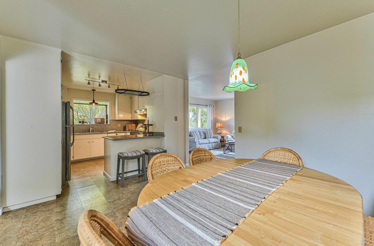 Detail Gallery Image 9 of 34 For 15 Stowe Ct, Seaside,  CA 93955 - 3 Beds | 2 Baths