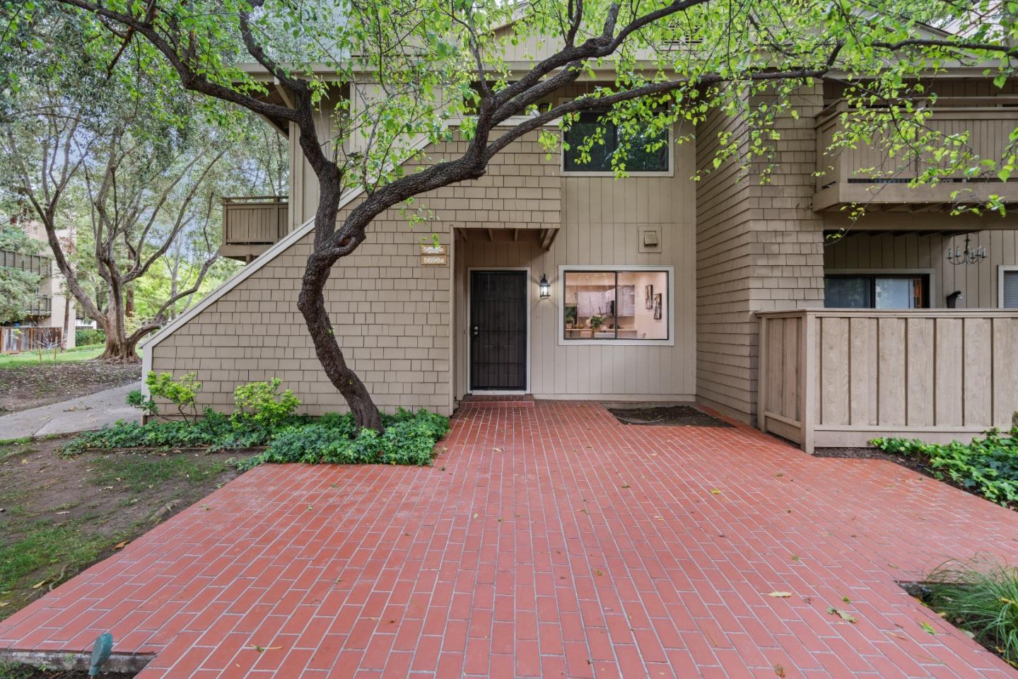 Detail Gallery Image 1 of 29 For 5698 Makati Cir a,  San Jose,  CA 95123 - 2 Beds | 2 Baths