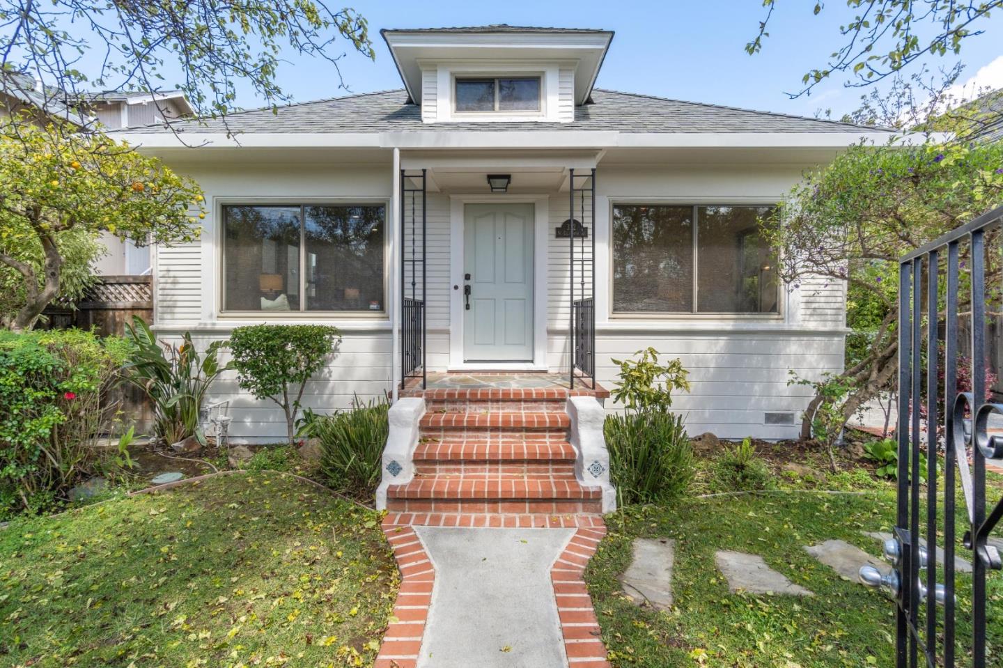 Photo of 322 N Ellsworth Ave in San Mateo, CA