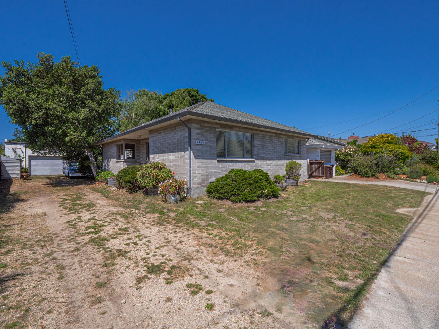 Detail Gallery Image 1 of 1 For 1421 Seabright Ave, Santa Cruz,  CA 95062 - 2 Beds | 1/2 Baths