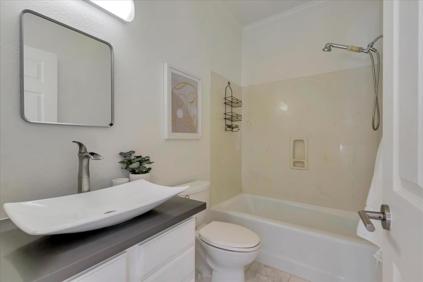 Detail Gallery Image 24 of 33 For 2428 Strohmeyer Ct, San Jose,  CA 95116 - 3 Beds | 2/1 Baths